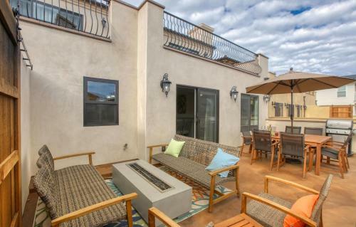 2885abd4-4bdrm Casa Blanca