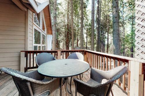 Pine Tree Lodge