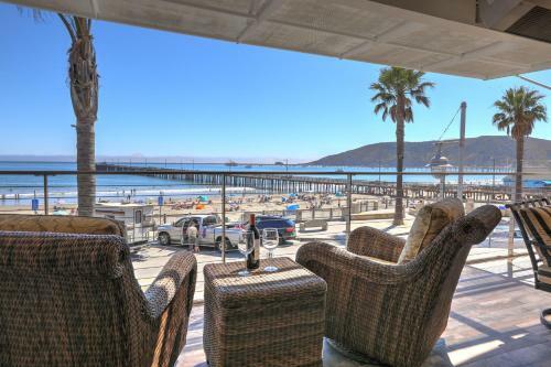 Beach Front In Avila - 370frnt