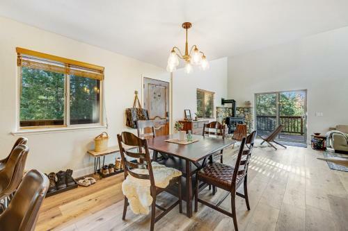 Blue Mountain Hideaway