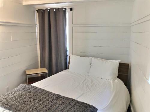 Boho Beach Shack - 2 Bdrm