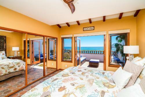 Oceanfront Villa With One Of A Kind Amazing View!!