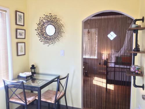 Apartamento Boho-chic Retreat - Retro And Relaxing With Full Kitchen