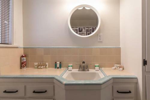 Apartamento Cozy Cottage - Full Kitchen & At-home Comfort