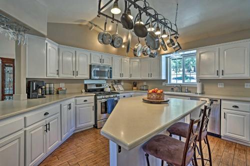 Gold Mountain Ranch Big Bear Cabin With Deck!
