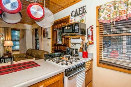 Doormat Vacation Rentals - Robinhood Retreat 2