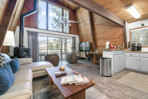 Big Bear Lookout Lodge