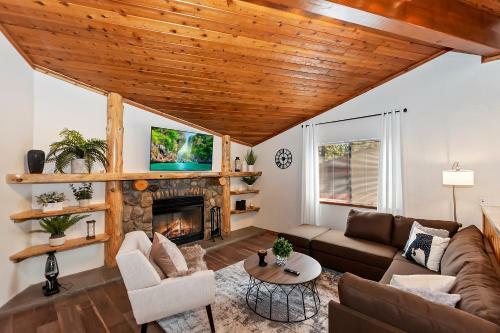 Doormat Vacation Rentals - Sherwood Chalet