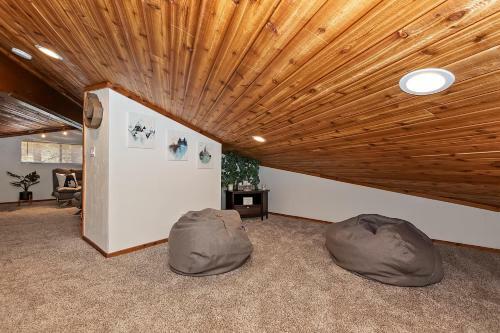 Doormat Vacation Rentals - Sherwood Chalet