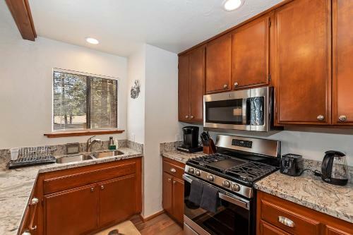 Doormat Vacation Rentals - Sherwood Chalet