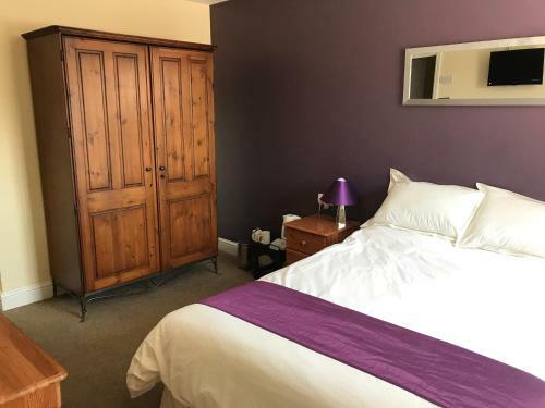 Hotel Halfway House Inn Country Lodge