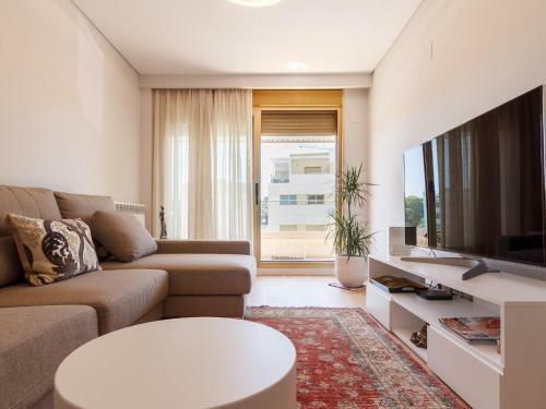 Apartamento A Estrenar Amplio Con Piscina Terraza Y Parking