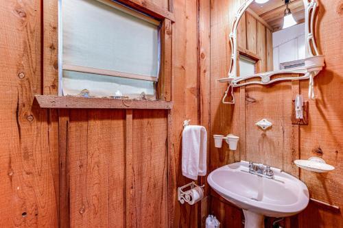 Hobbit House In Big Bear