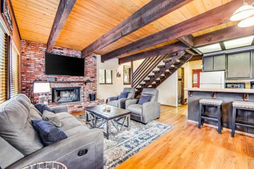 Woody's Bearfoot Cabin