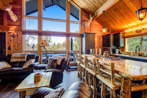 Black Raven Cabin