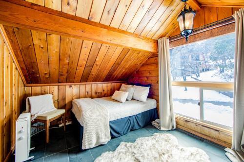 Black Raven Cabin