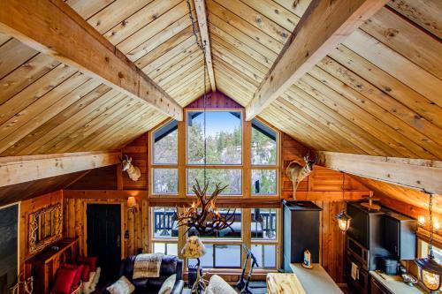 Black Raven Cabin