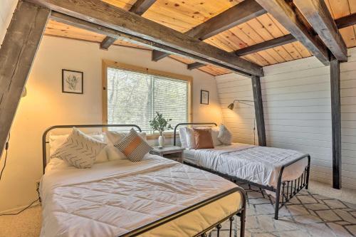 Stylish Big Bear Cabin With Deck And Fireplace!
