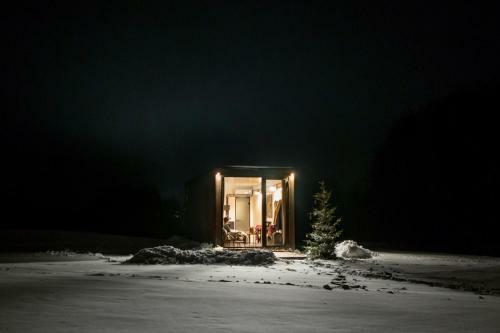 Unique & New Tiny House Getaway In The Nature