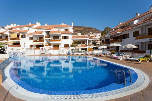 Apartamento "las Dos Terrazas": �tico En Complejo Residencial