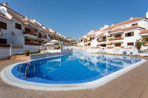 Apartamento "las Dos Terrazas": �tico En Complejo Residencial