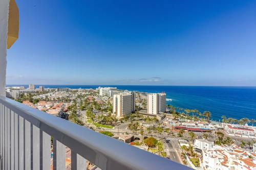 Apartment Tower Near The Beach