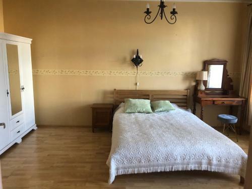 Aia Apartment