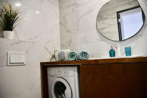 Apartamento Bright Penthouse With Magical View To The Old Town