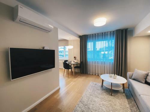Beautiful Newly Renovated Beach Apartment