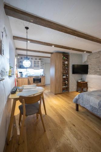 Like Home Apartments Salme 31