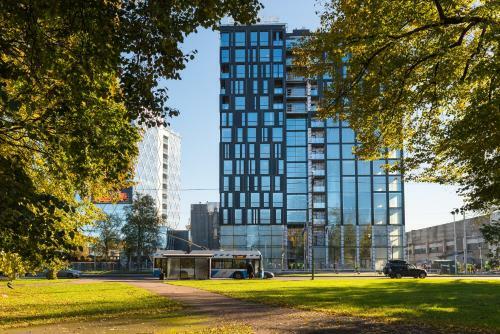 Orange Apartments Tower & Free Parking