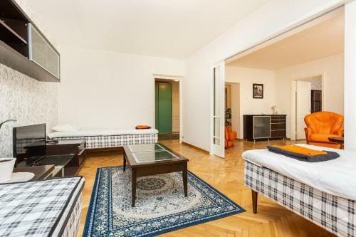 3 Room Central Apartment 90m2 Free Parking