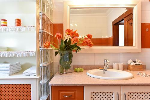 Jacuzzi & Garden Bungalow