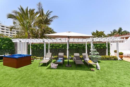 Jacuzzi & Garden Bungalow