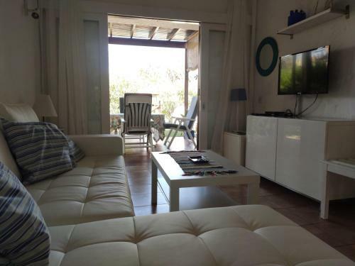 2 Bedroom Bungalow Next Yumbo Center. Free Parking