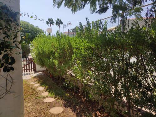 2 Bedroom Bungalow Next Yumbo Center. Free Parking