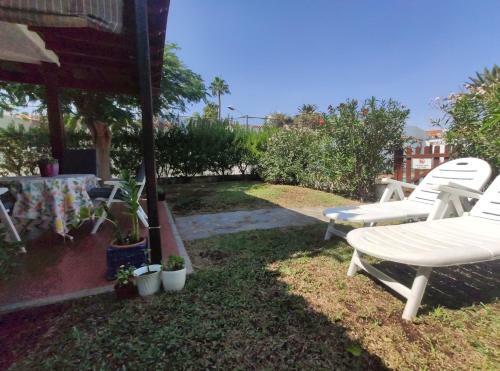 2 Bedroom Bungalow Next Yumbo Center. Free Parking
