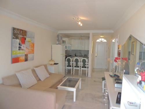 Apartamento Romantic Retreat With Marine View