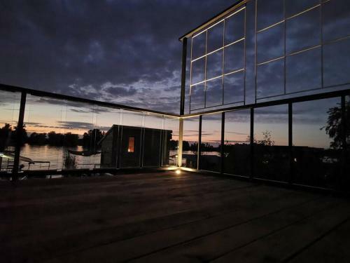 Pent.a.house / River House / Sojenica Na Savi