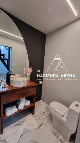 Hacienda Arenal Luxury Village