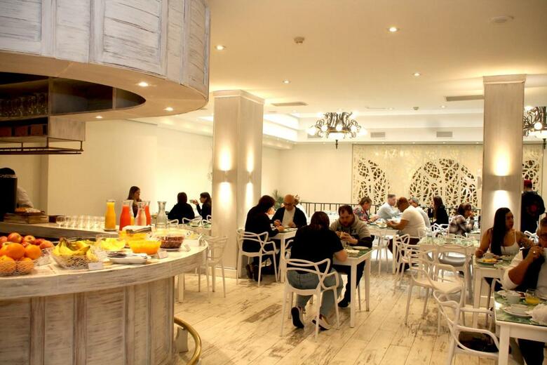 Gardi Hotel & Suites