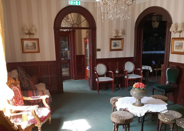 Georgian House Hotel