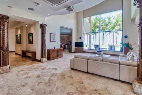 Casa Royal Palms
