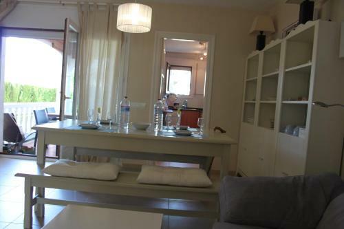 Chalet Peywand Con Piscina Comunitaria