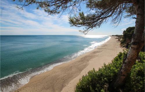 Amazing Home In Miami Platja With 2 Bedrooms
