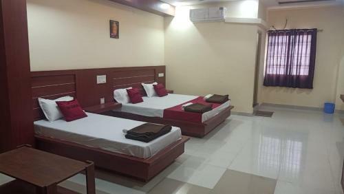 Hotel Capital O 82703 Sai Comforts