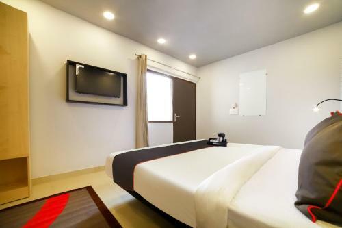 Hotel Collection O 39643 Chandan Hola Rd
