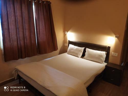 Hostal Amoura Beach Holidays Baga
