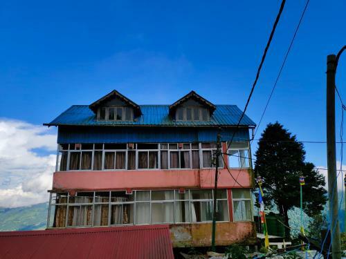 Hostal Viramma House