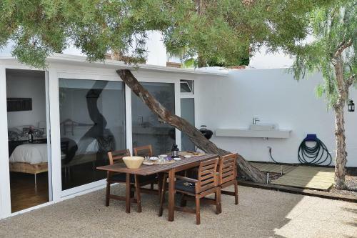 Villa Sorondongo Beach & Garden